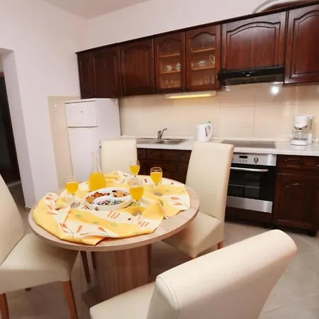 One-bedroom With Terrace A2