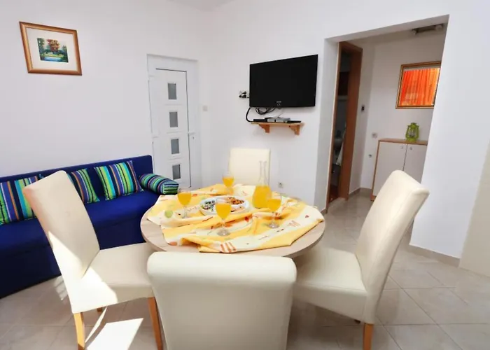 Apartment One-bedroom With Terrace A2 *