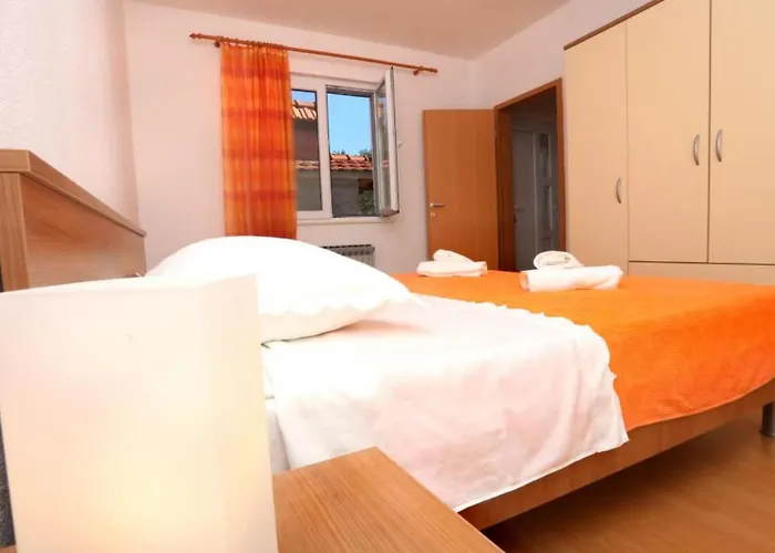 Apartment One-bedroom With Terrace A2 *